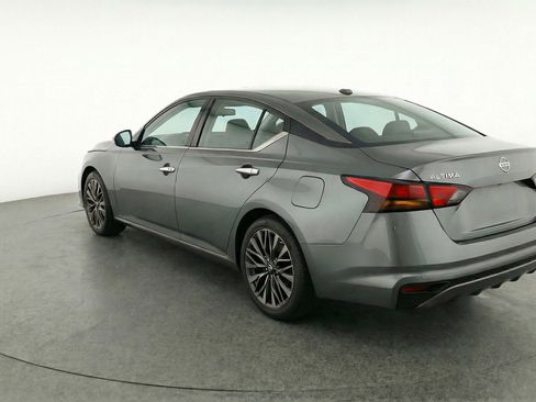 Used 2025 Nissan Altima 2.5 SV image 6
