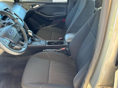 Used 2016 Ford Focus SE FWD image 10