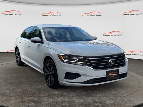 Used 2022 Volkswagen Passat 2.0T SE FWD image 5