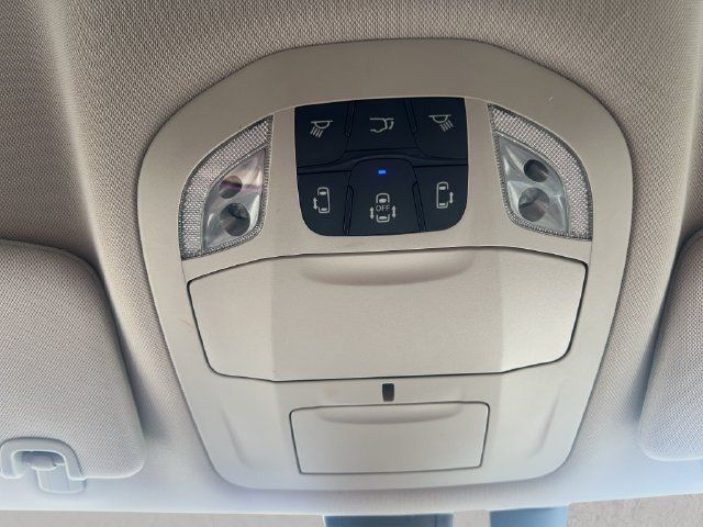 Used 2020 Chrysler Pacifica Touring-L FWD image 35