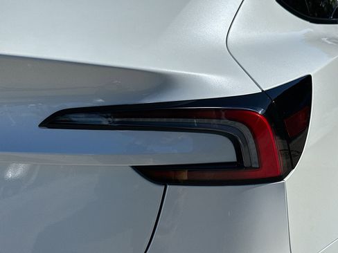 Used 2025 Tesla Model 3 Long Range image 32
