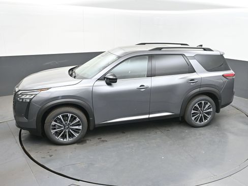 New 2026 Nissan Pathfinder Platinum FWD image 35
