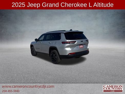 New 2025 Jeep Grand Cherokee L Laredo image 5