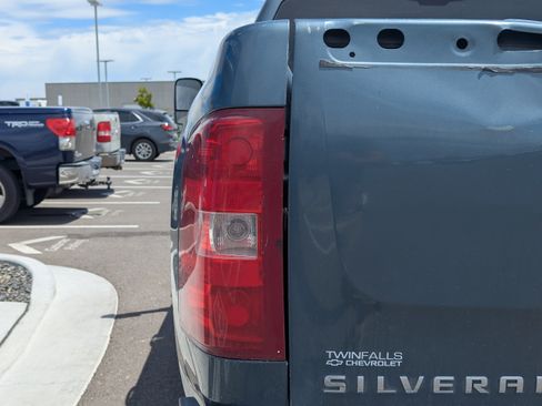 Used 2007 Chevrolet Silverado 2500 LT w/ 1LT Convenience Package AWD/4WD image 41