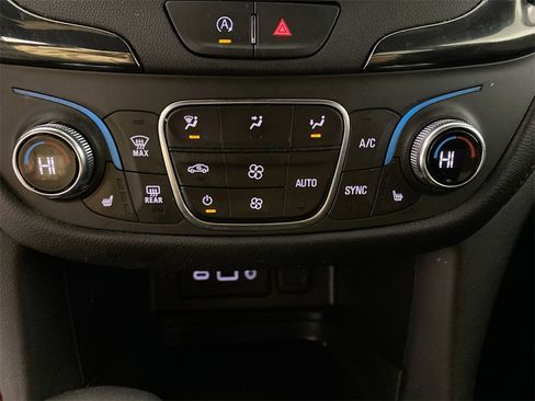 Used 2023 Chevrolet Equinox RS image 18