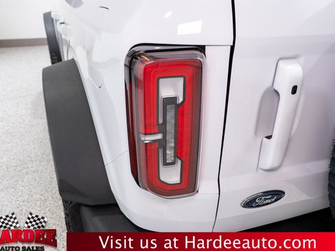 Used 2025 Ford Bronco Outer Banks w/ Sasquatch Package AWD/4WD image 9