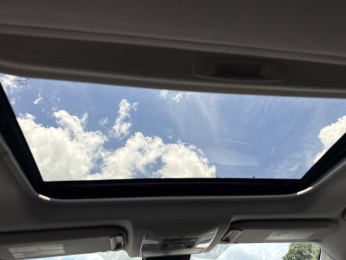 Used 2021 Toyota RAV4 XLE Premium FWD image 13