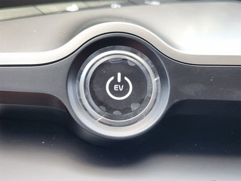 New 2025 Kia EV6 Light w/ Light LR Technology Package image 18