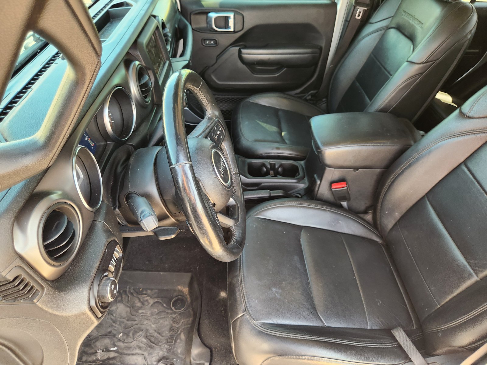 Used 2021 Jeep Gladiator Overland AWD/4WD image 15