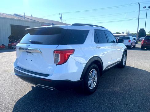Used 2021 Ford Explorer XLT w/ Equipment Group 202A image 4