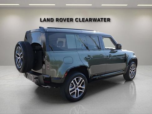 Used 2026 Land Rover Defender 110 X-Dynamic SE AWD/4WD image 5