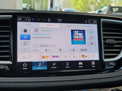New 2025 Chrysler Pacifica Select FWD image 26