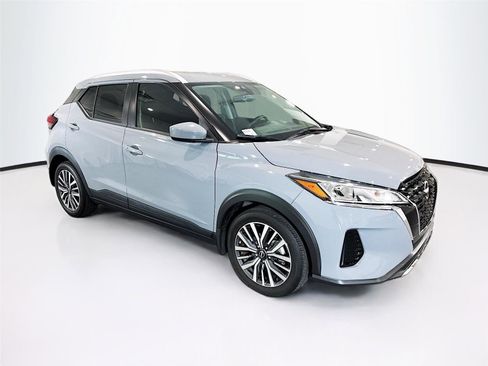 Used 2024 Nissan Kicks SV FWD image 7