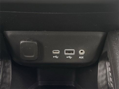 Used 2021 Chevrolet TrailBlazer LT w/ Convenience Package image 23