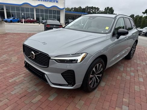 Used 2025 Volvo XC60 B5 Core w/ Protection Package Premier AWD/4WD image 32