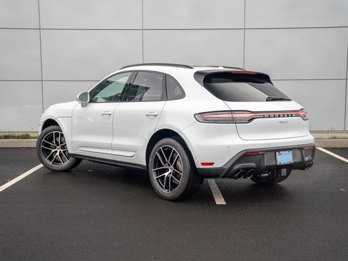 Used 2025 Porsche Macan image 3