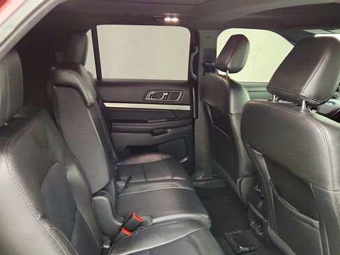 Used 2018 Ford Explorer XLT w/ Equipment Group 202A AWD/4WD image 25