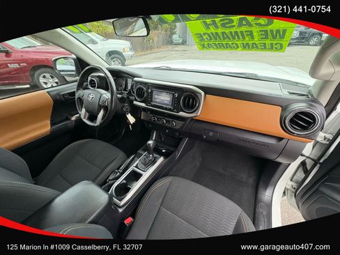 Used 2017 Toyota Tacoma SR5 RWD image 30