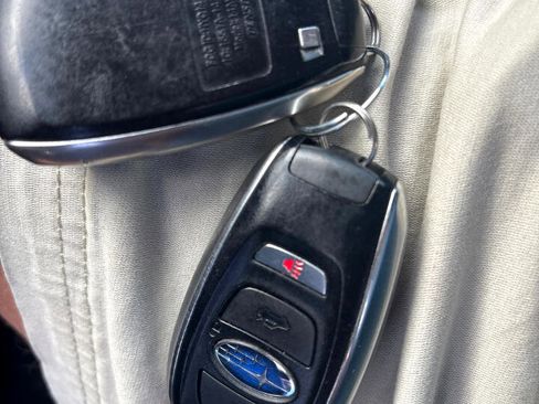 Used 2020 Subaru Outback Limited image 27