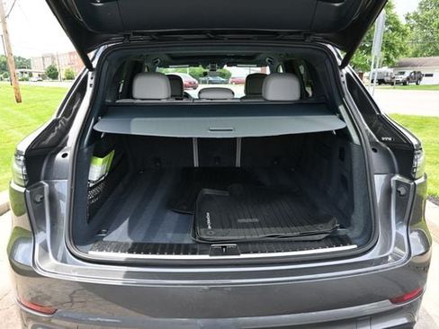Used 2021 Porsche Cayenne Turbo S AWD/4WD image 22