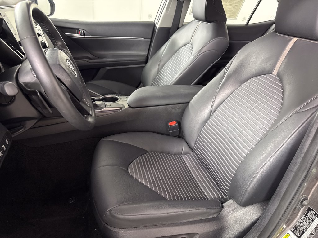 Used 2024 Toyota Camry SE w/ Cold Weather Package FWD image 11