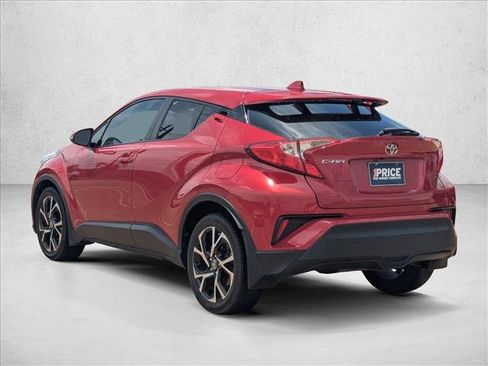 Used 2022 Toyota C-HR XLE FWD image 7