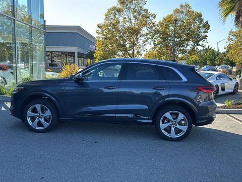 Used 2025 Audi Q5 Premium AWD/4WD image 9