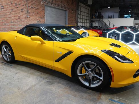 Used 2014 Chevrolet Corvette Stingray Convertible w/ 3LT Preferred Equipment Group RWD image 2
