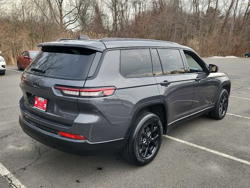 Used 2024 Jeep Grand Cherokee L Laredo image 4