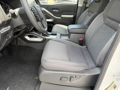 Certified 2025 Nissan Frontier SV w/ SV Convenience Package RWD image 25