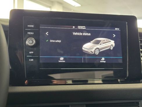 Used 2025 Volkswagen Jetta Sport image 33