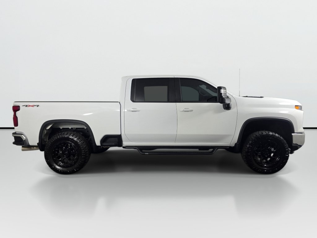 Used 2025 Chevrolet Silverado 2500 LT w/ Convenience Package AWD/4WD image 2