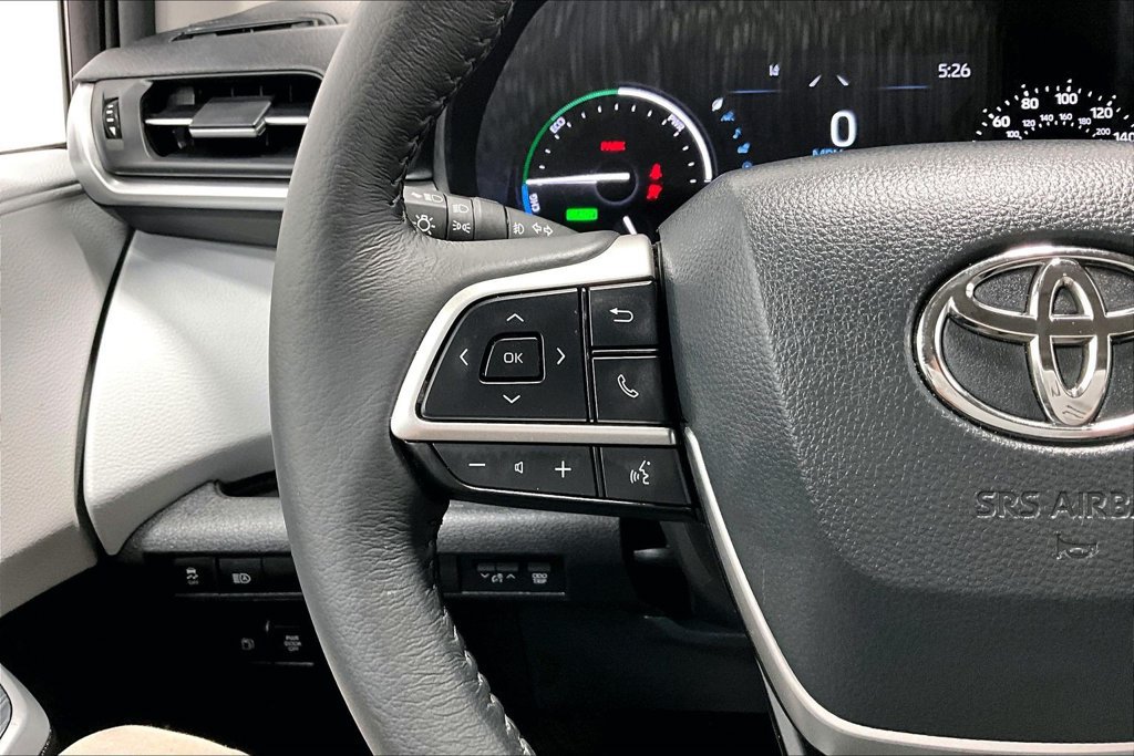 Used 2026 Toyota Sienna XLE FWD image 25