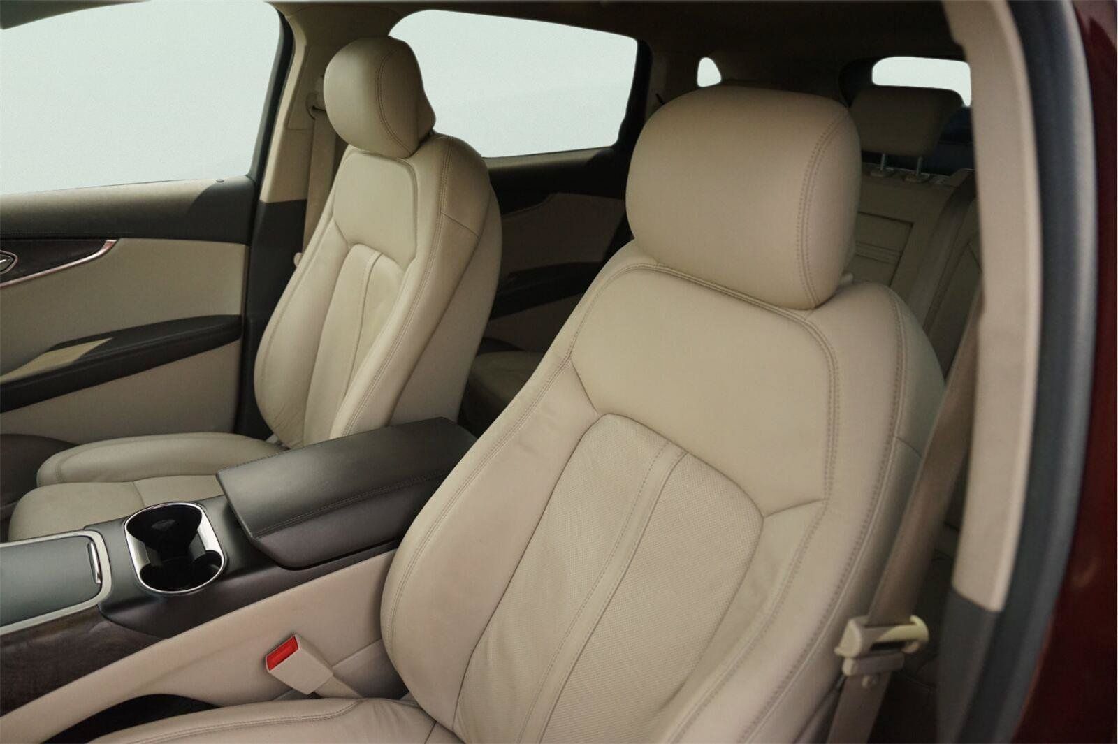 Used 2016 Lincoln MKX Reserve w/ Climate Package FWD image 10