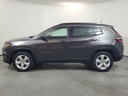 Used 2021 Jeep Compass Latitude image 4