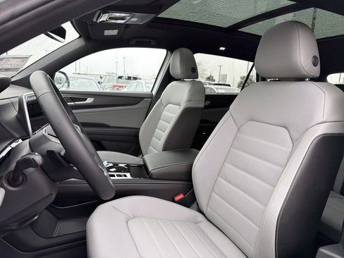 New 2026 Volkswagen Atlas Cross Sport SEL AWD/4WD image 12