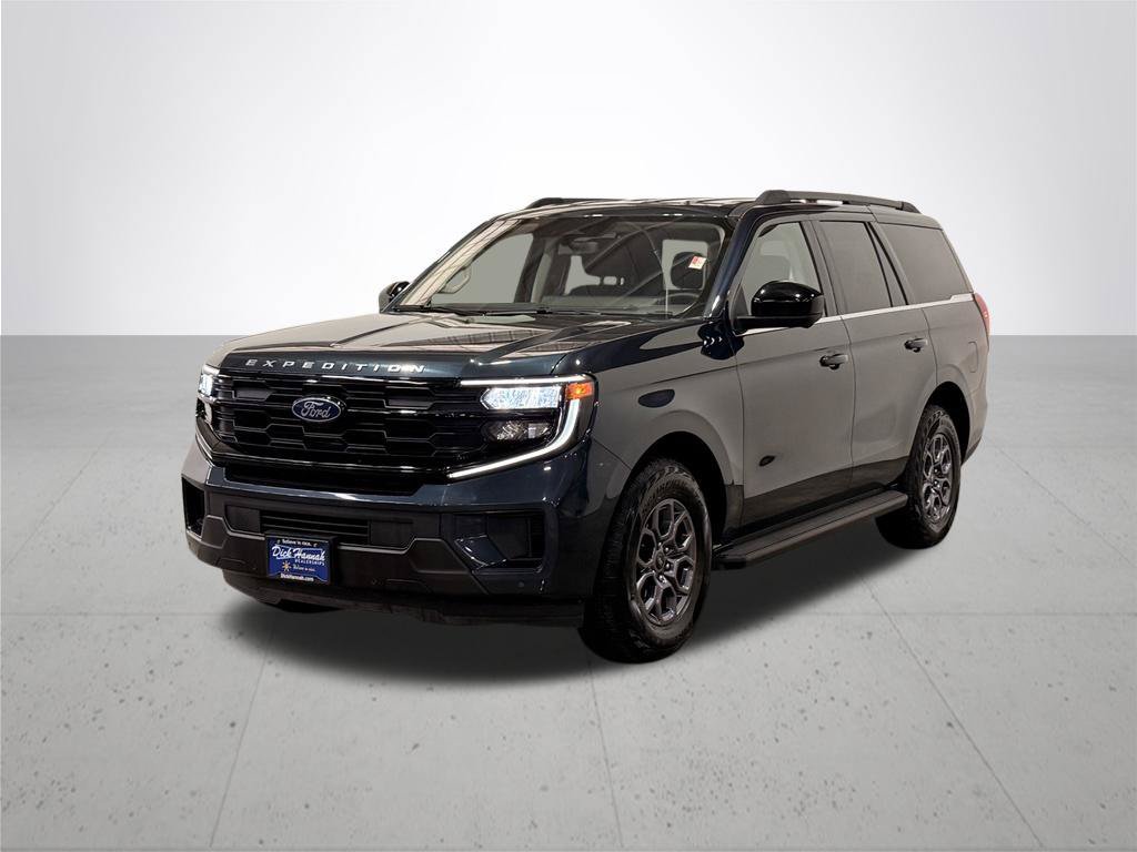 Used 2025 Ford Expedition Active AWD/4WD image 2