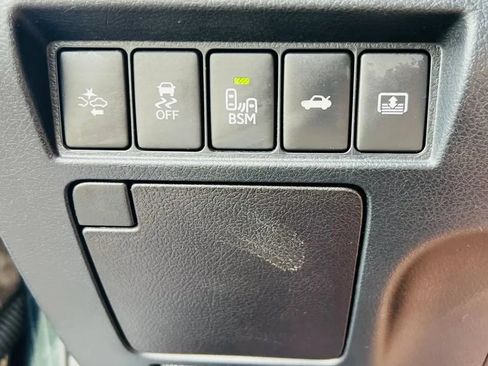 Used 2016 Toyota Avalon Limited w/ Toyota Safety Sense Package FWD image 20