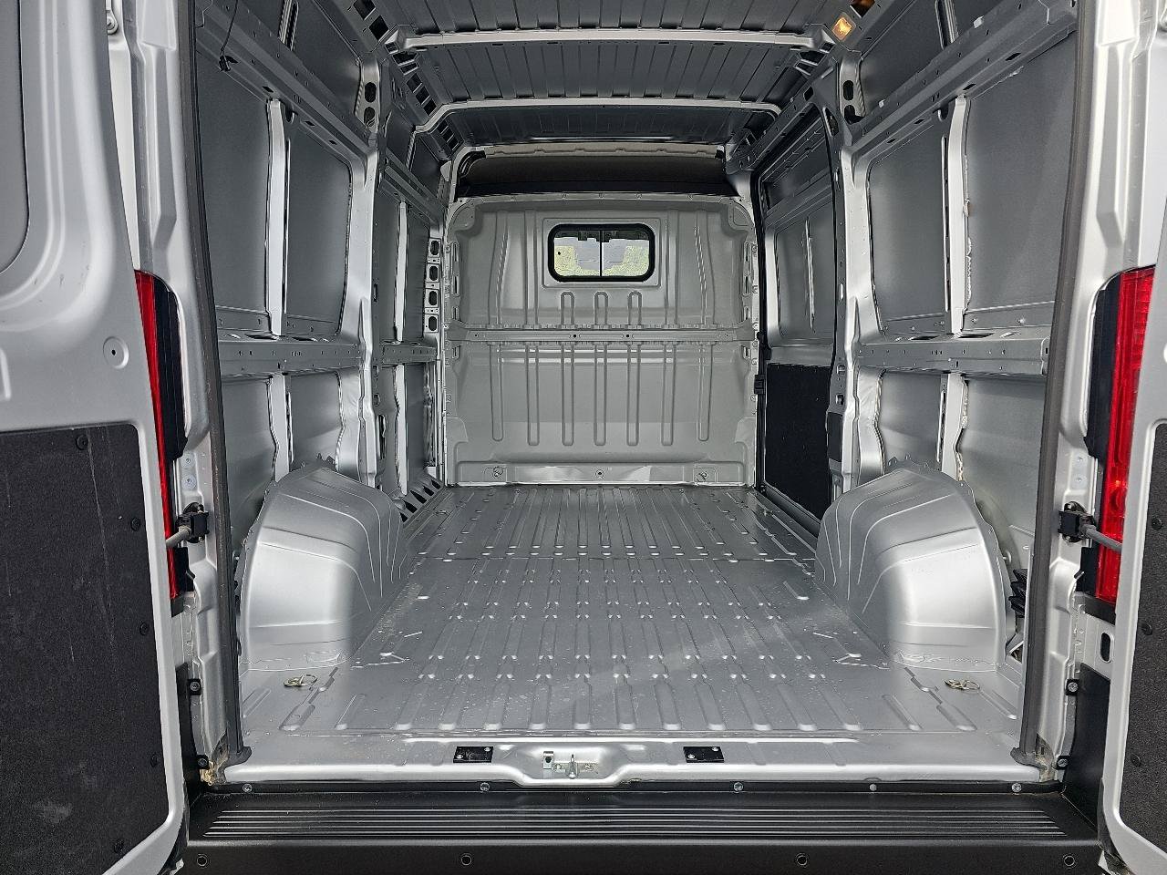 Used 2026 RAM ProMaster 1500 w/ Safety Group FWD image 15