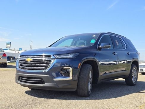 Used 2023 Chevrolet Traverse LT image 10