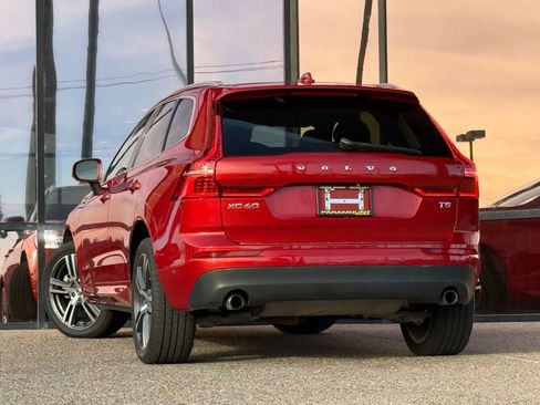 Used 2019 Volvo XC60 T5 Momentum w/ Advanced Package image 9