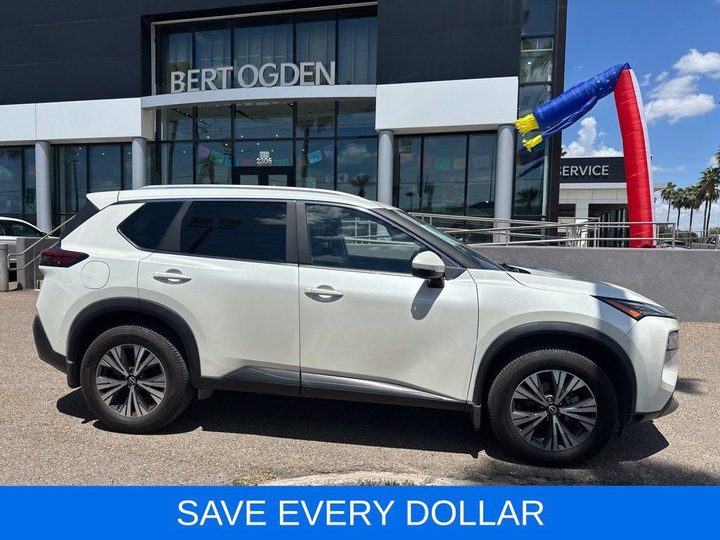 Used 2023 Nissan Rogue SV w/ SV Premium Package FWD image 4