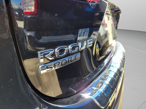 Used 2018 Nissan Rogue Sport SL FWD image 27