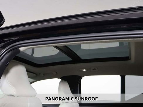 Used 2024 Volvo XC40 B5 Plus w/ Protection Package Premier image 4