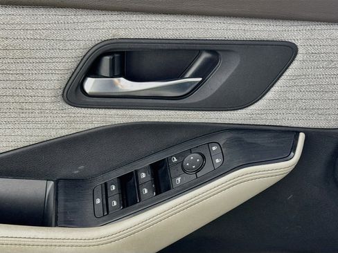 Used 2021 Nissan Rogue SV AWD/4WD image 19