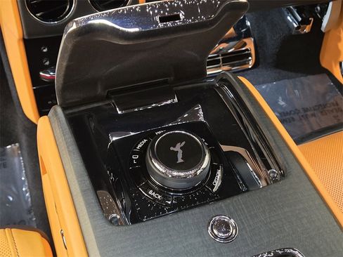 Certified 2022 Rolls-Royce Cullinan w/ Dark Exterior Package image 21