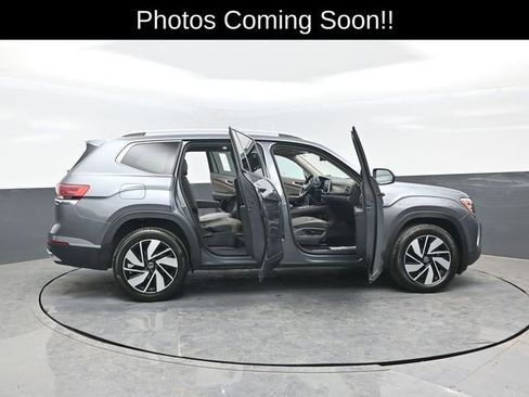 Used 2025 Volkswagen Atlas SEL image 28
