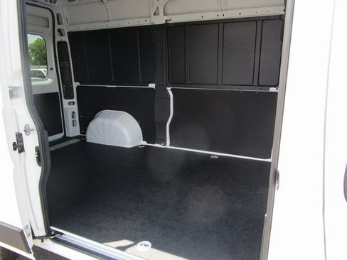 Used 2024 RAM ProMaster 1500 w/ Convenience Group FWD image 8