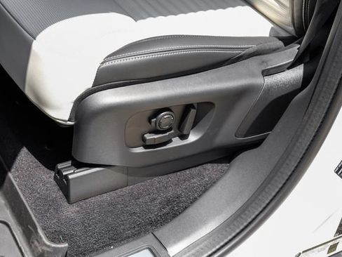 New 2026 Land Rover Discovery Dynamic SE AWD/4WD image 43