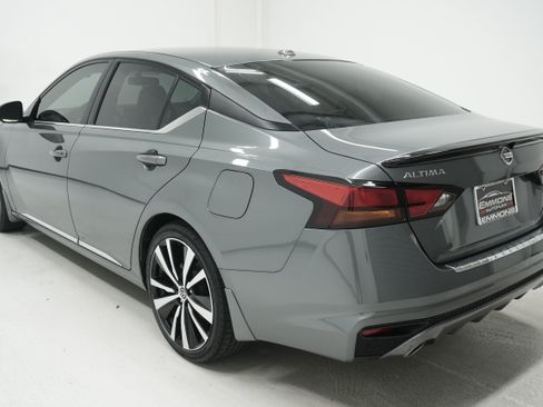 Used 2019 Nissan Altima 2.5 SR FWD image 6